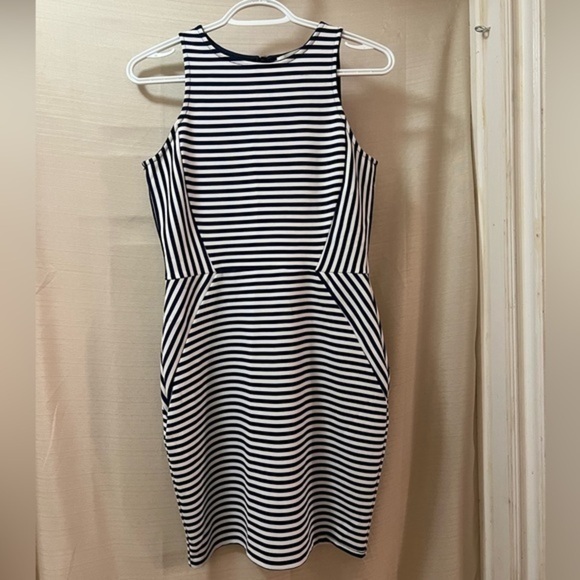 ⚫️ BOGO Monteau women’s Macy and white stripped mini dress size medium - Picture 1 of 6